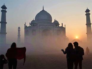 air-pollution-discolouring-taj-mahal-finds-study